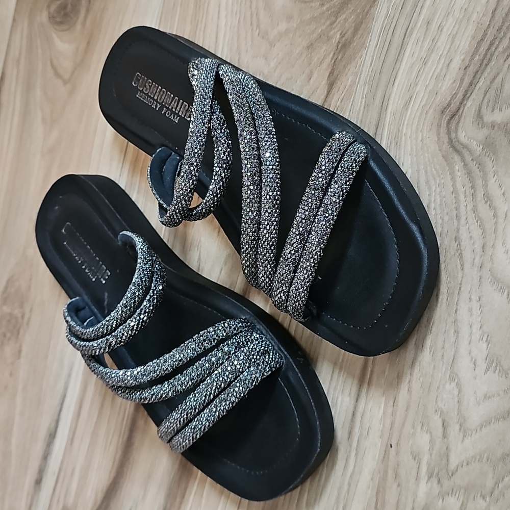 Cushionaire Black and Silver Sandals Womens Size 7 - Picture 2 of 9